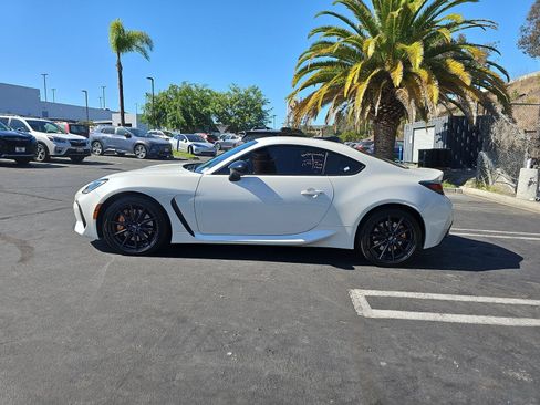 Used 2025 Subaru BRZ tS w/ Popular Package 2 RWD image 4