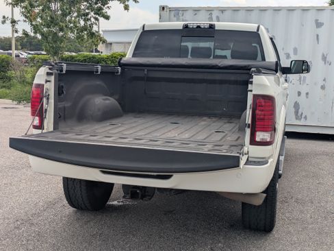 Used 2018 RAM 3500 Laramie w/ Sport Appearance Group AWD/4WD image 17