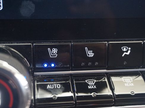 Used 2025 Chevrolet Colorado ZR2 w/ Midnight Edition image 32