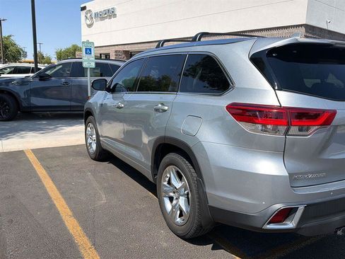 Used 2019 Toyota Highlander Limited AWD/4WD image 4