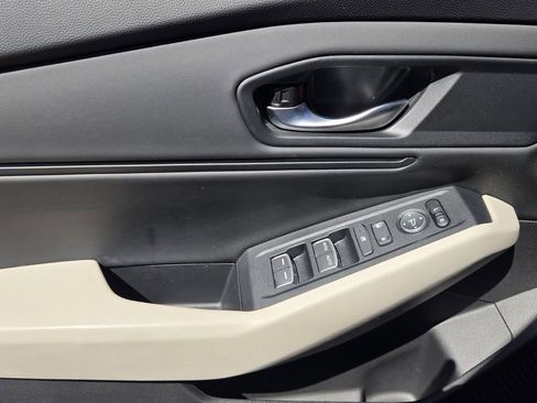 Used 2025 Honda Accord SE image 25