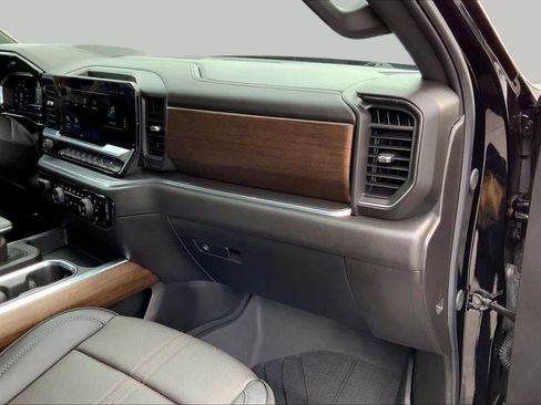 Used 2024 Chevrolet Silverado 1500 High Country w/ Midnight Edition AWD/4WD image 19