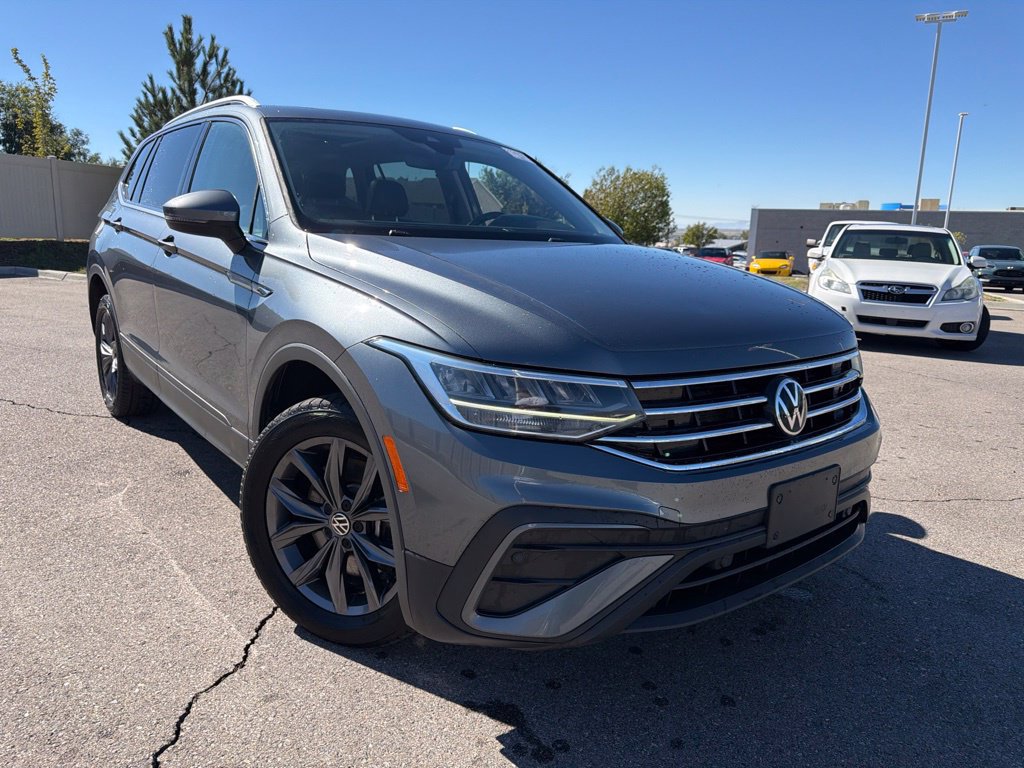 Used 2022 Volkswagen Tiguan SE AWD/4WD image 1