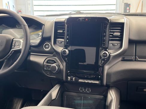 New 2026 RAM 1500 4x4 Crew Cab image 21