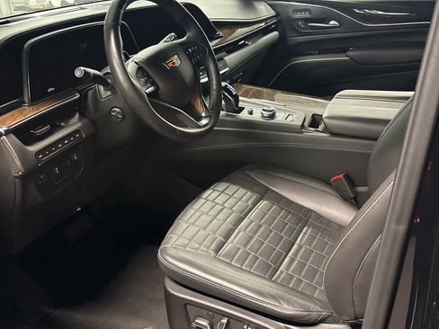 Used 2024 Cadillac Escalade ESV Premium Luxury Platinum image 5