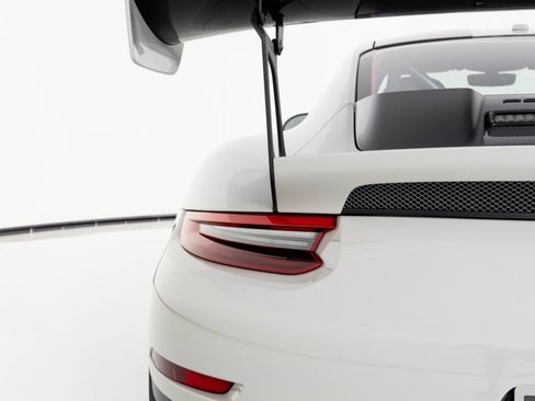 Used 2018 Porsche 911 GT2 RS image 74