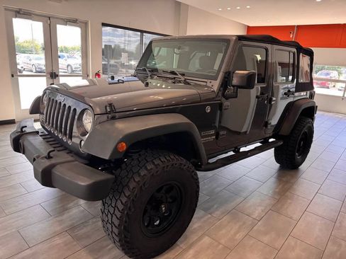 Used 2017 Jeep Wrangler Unlimited Sport w/ Quick Order Package 24S AWD/4WD image 5