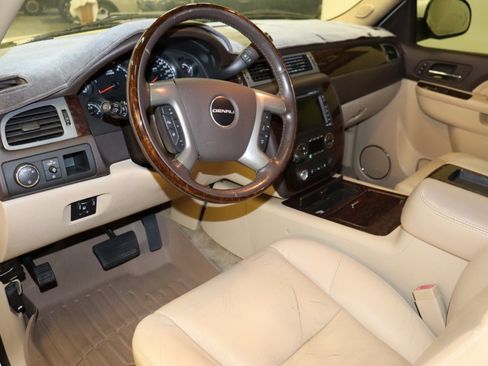 Used 2011 GMC Yukon Denali AWD/4WD image 29