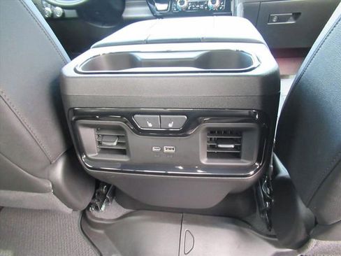 Used 2024 GMC Sierra 1500 AT4 w/ Technology Package AWD/4WD image 18
