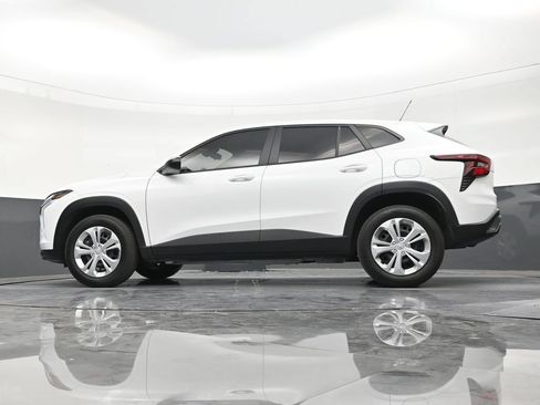 Used 2026 Chevrolet Trax LS FWD image 21