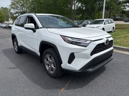 Used 2025 Toyota RAV4 XLE w/ Convenience Package image 7