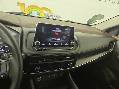 Used 2023 Nissan Rogue SV image 22