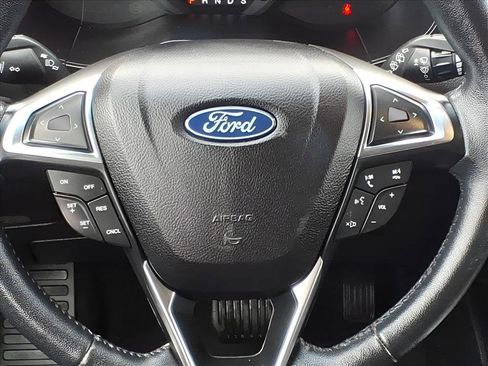 Used 2023 Ford Edge Titanium image 6