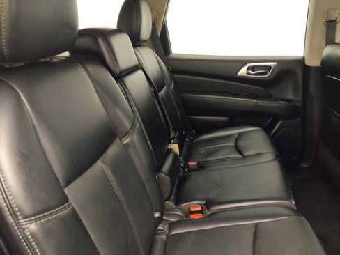 Used 2019 Nissan Pathfinder SL FWD image 19