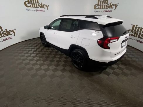 Certified 2024 GMC Terrain SLT w/ Elevation Edition FWD image 6