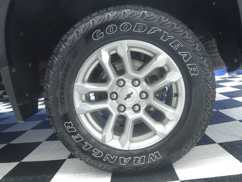Used 2023 Chevrolet Silverado 1500 RST w/ Convenience Package II AWD/4WD image 6