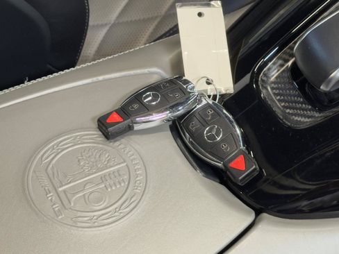 Used 2020 Mercedes-Benz AMG GT R image 32