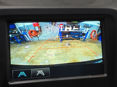 Used 2018 Chevrolet Equinox LT image 23