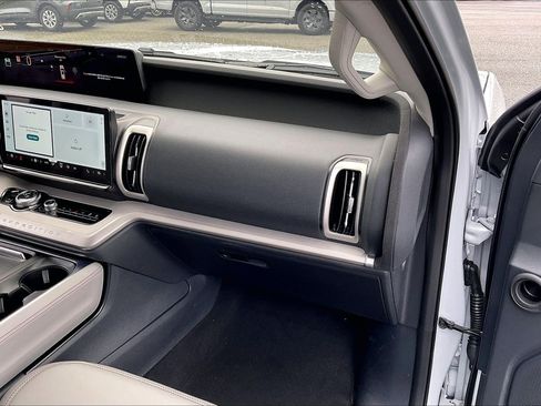 Certified 2025 Ford Expedition Max Active AWD/4WD image 15