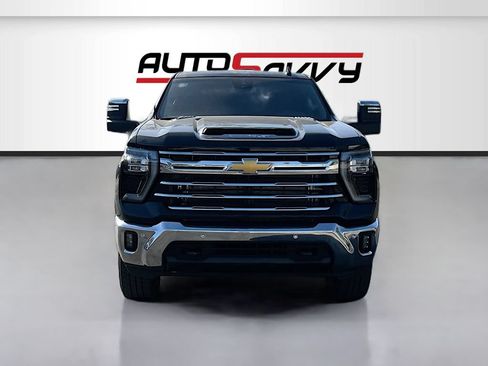 Used 2025 Chevrolet Silverado 2500 LTZ w/ LTZ Plus Package AWD/4WD image 2