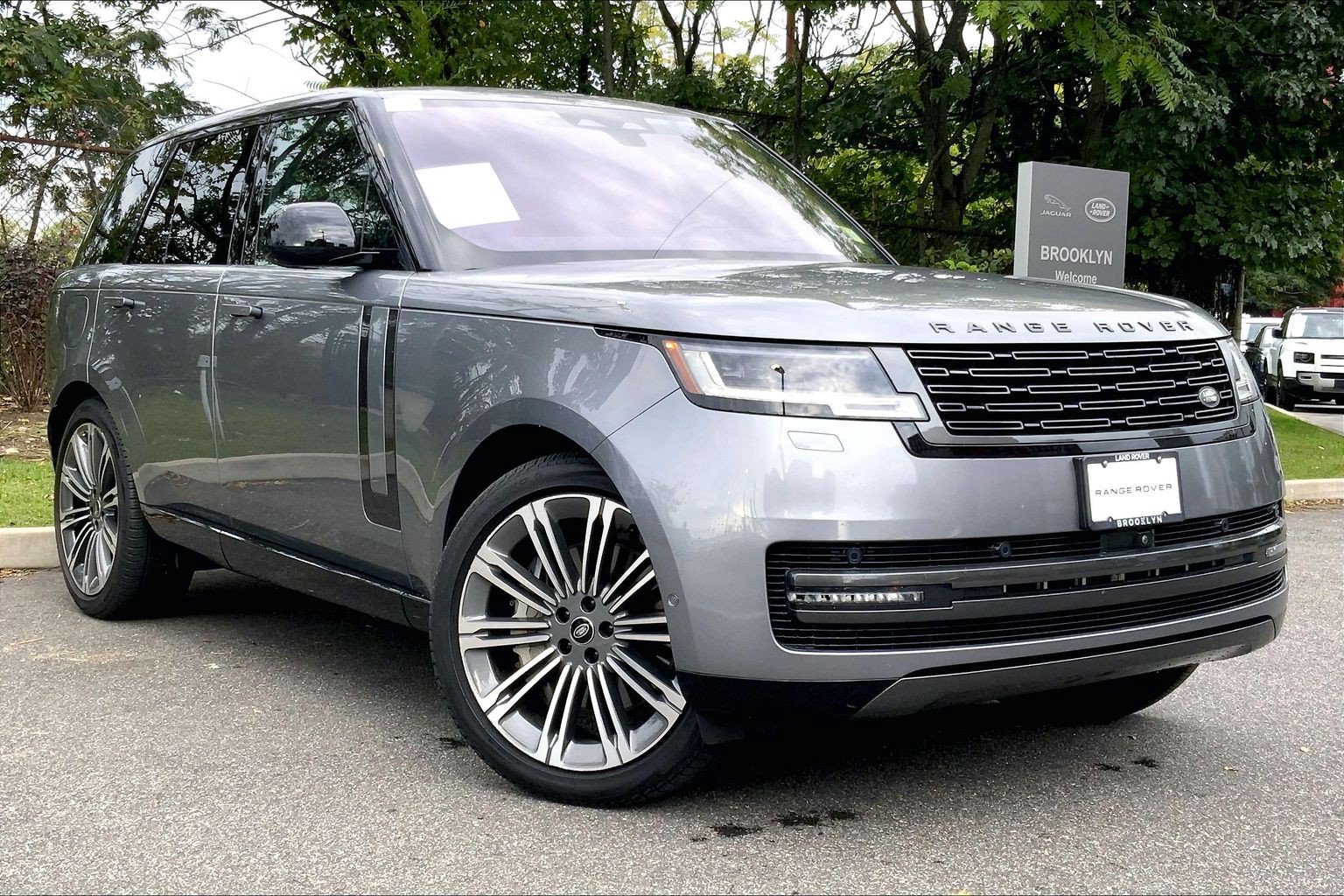 Used 2023 Land Rover Range Rover SE AWD/4WD image 7