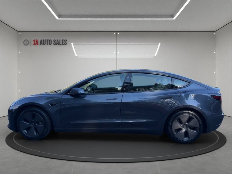 Used 2023 Tesla Model 3 Standard Range RWD image 2