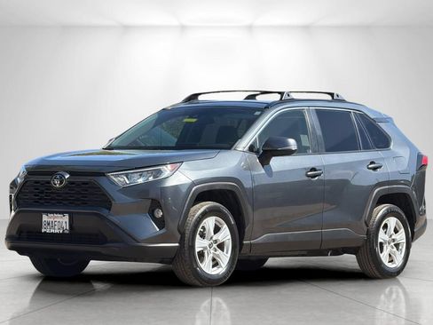 Used 2019 Toyota RAV4 XLE w/ Carpet Mat Package FWD image 7
