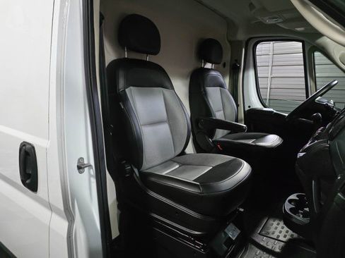 Used 2021 RAM ProMaster 2500 w/ Convenience Group FWD image 16