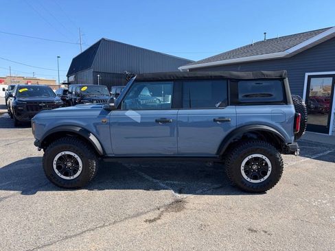 Used 2023 Ford Bronco Badlands w/ Sasquatch Package image 2