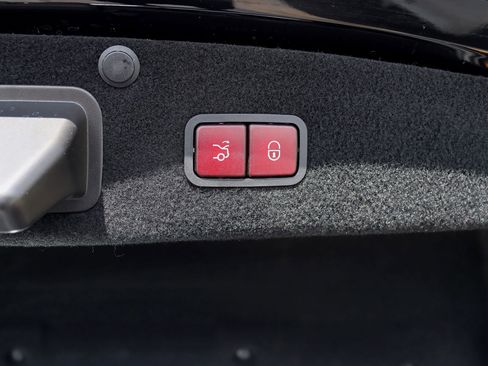Used 2019 Mercedes-Benz S 560 Sedan image 46