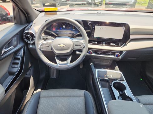 Used 2025 Chevrolet Equinox LT w/ Convenience Package II FWD image 21