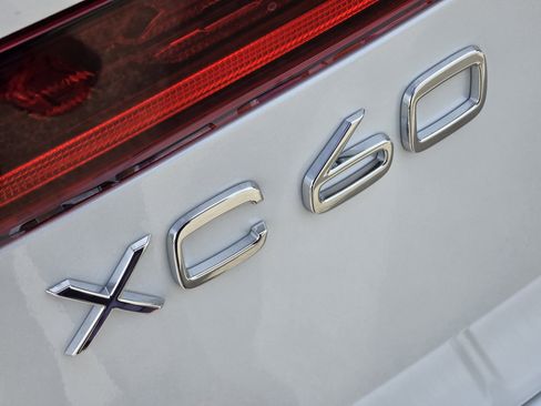 New 2026 Volvo XC60 B5 Ultra w/ Protection Package Premier image 14