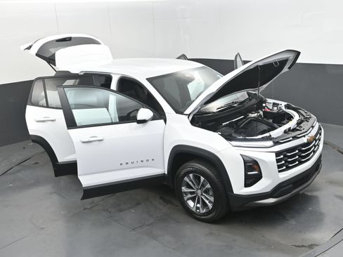 Certified 2026 Chevrolet Equinox LT FWD image 46