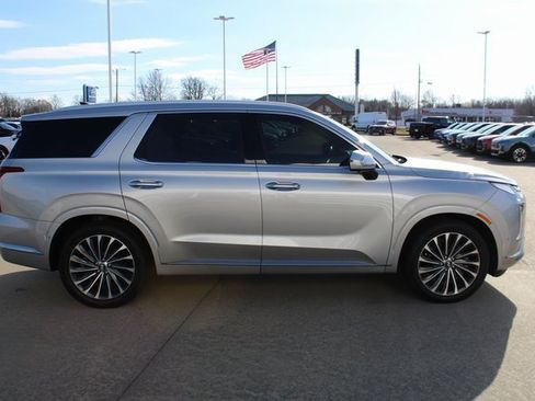 Used 2023 Hyundai Palisade Calligraphy image 5