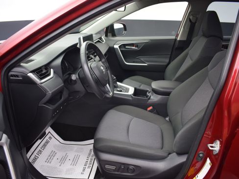 Used 2025 Toyota RAV4 XLE w/ Convenience Package AWD/4WD image 14