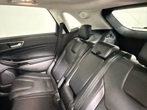 Used 2019 Ford Edge Titanium w/ Equipment Group 301A FWD image 40