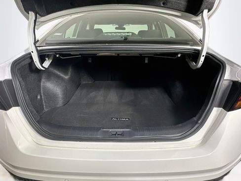 Used 2025 Nissan Altima 2.5 SV FWD image 27