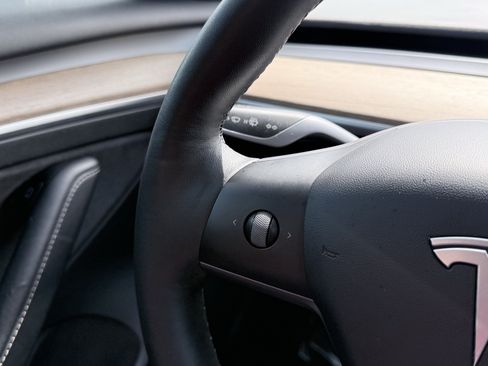 Used 2022 Tesla Model 3 Standard Range RWD image 58