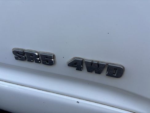 Used 2004 Toyota 4Runner SR5 image 2