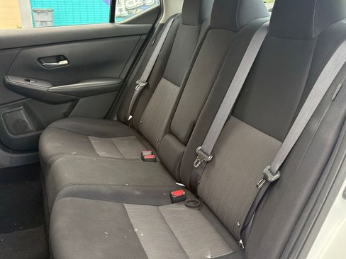 Used 2022 Nissan Sentra SV FWD image 11