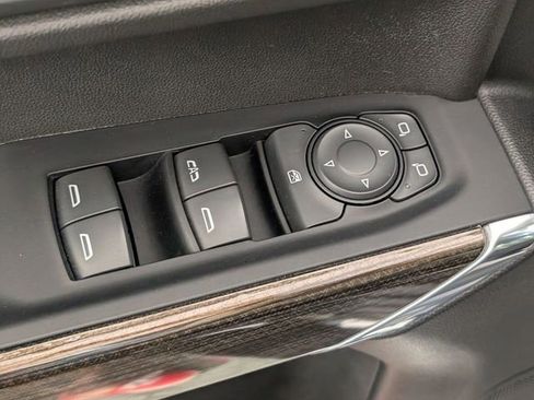 Used 2022 Chevrolet Silverado 1500 LT image 12