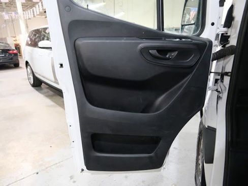 Used 2019 Mercedes-Benz Sprinter 1500 w/ Driver Convenience Package image 18