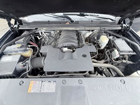 Used 2018 Chevrolet Suburban Premier AWD/4WD image 16