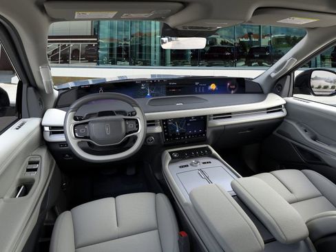 New 2025 Lincoln Navigator Reserve image 9