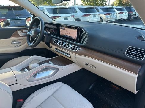 Used 2026 Mercedes-Benz GLS 450 4MATIC image 35
