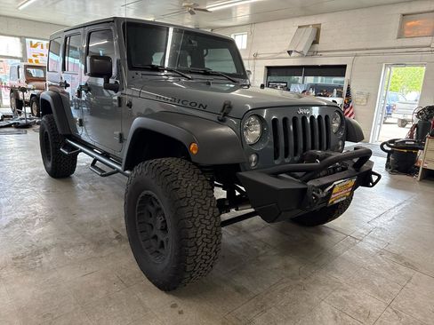 Used 2015 Jeep Wrangler Unlimited Rubicon w/ Connectivity Group AWD/4WD image 75