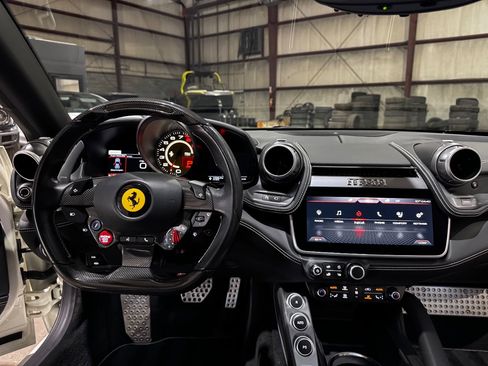 Used 2019 Ferrari GTC4Lusso T image 26