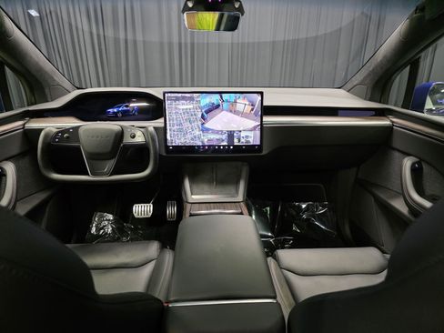 Used 2022 Tesla Model X image 20