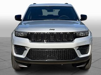 New 2025 Jeep Grand Cherokee Altitude AWD/4WD video 3