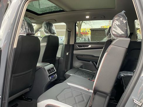 New 2026 Volkswagen Atlas Peak Edition image 11